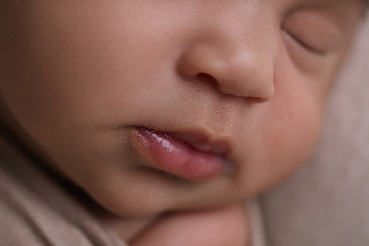 Das-neugeborene-Baby-Details-Fotoshooting-Berlin