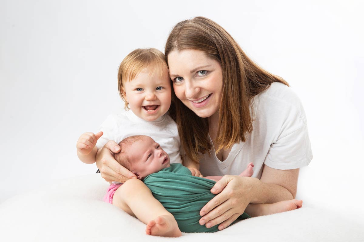 neugeborenen-shooting-berlin-mit-geschwister