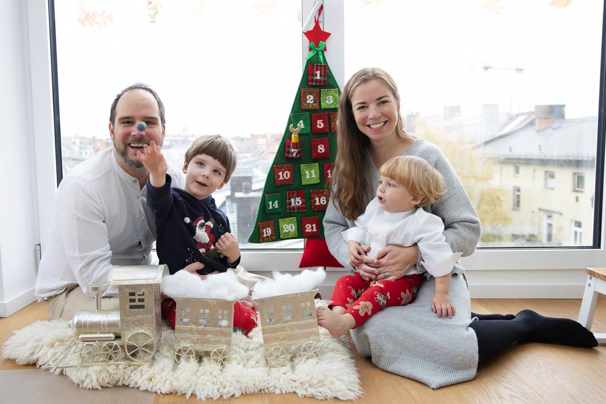 weihnachtsfotos-familie-berlin-wohnung