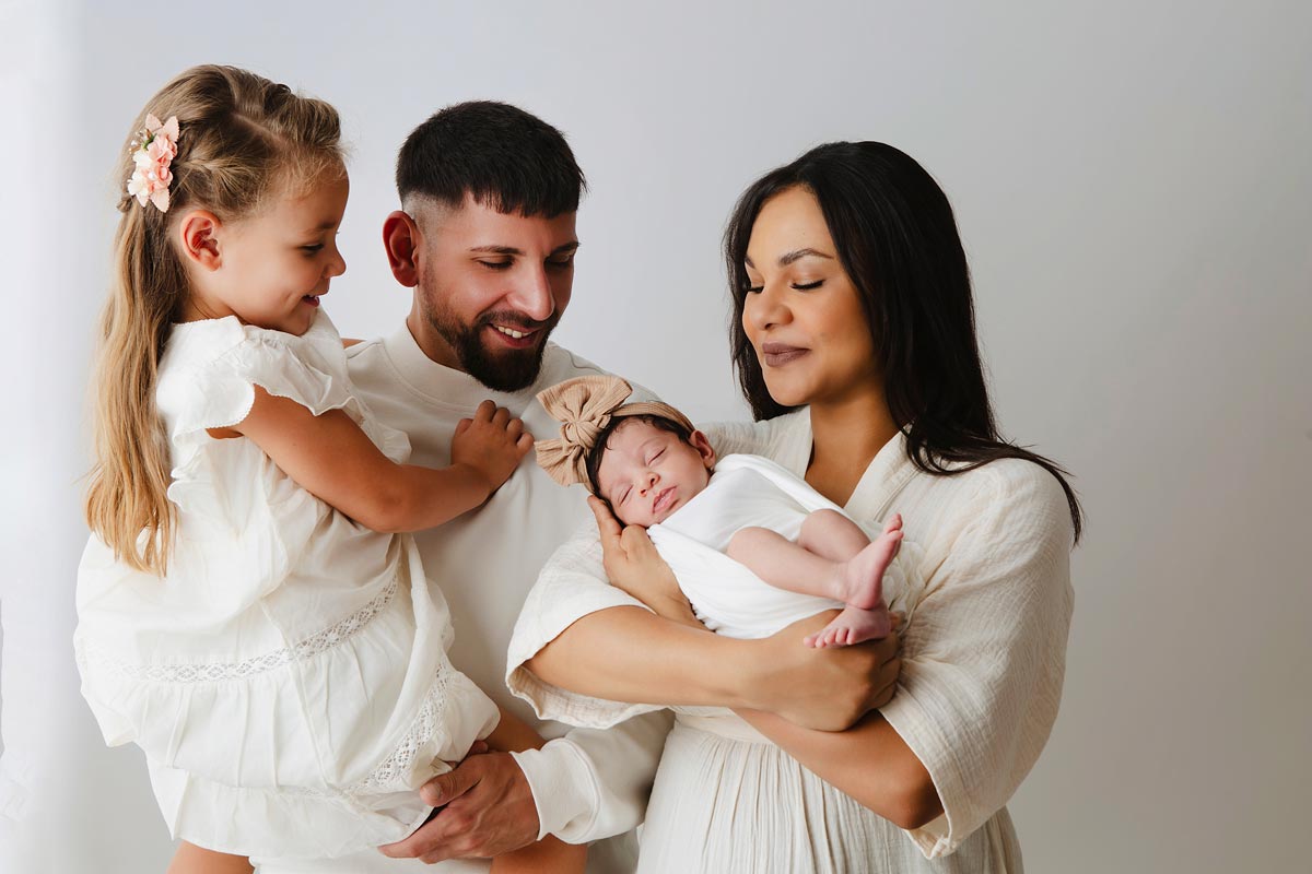 Neugeborenen Fotoshooting Belin schwartz weiss