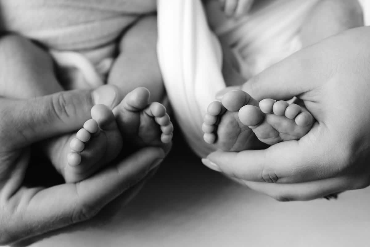 Neugeborenen Fotoshooting Belin schwartz weiss