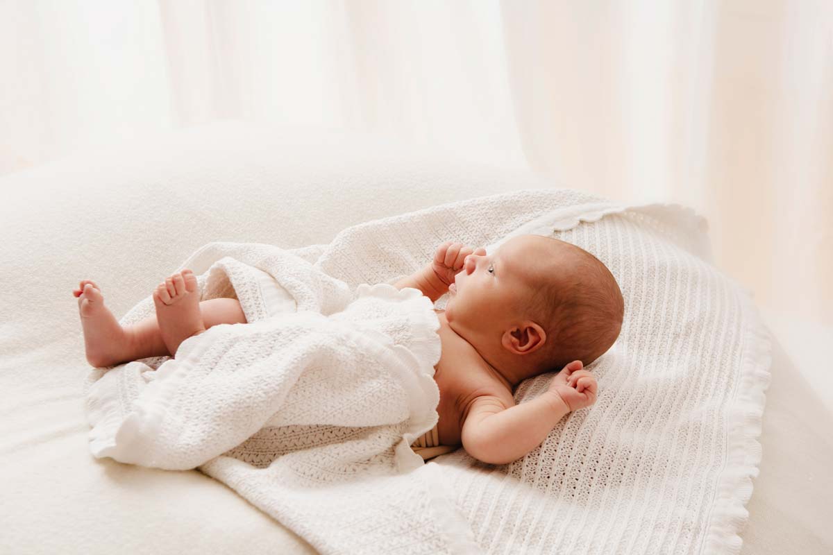 neugeborenenfotograf-berlin-minimalistisch