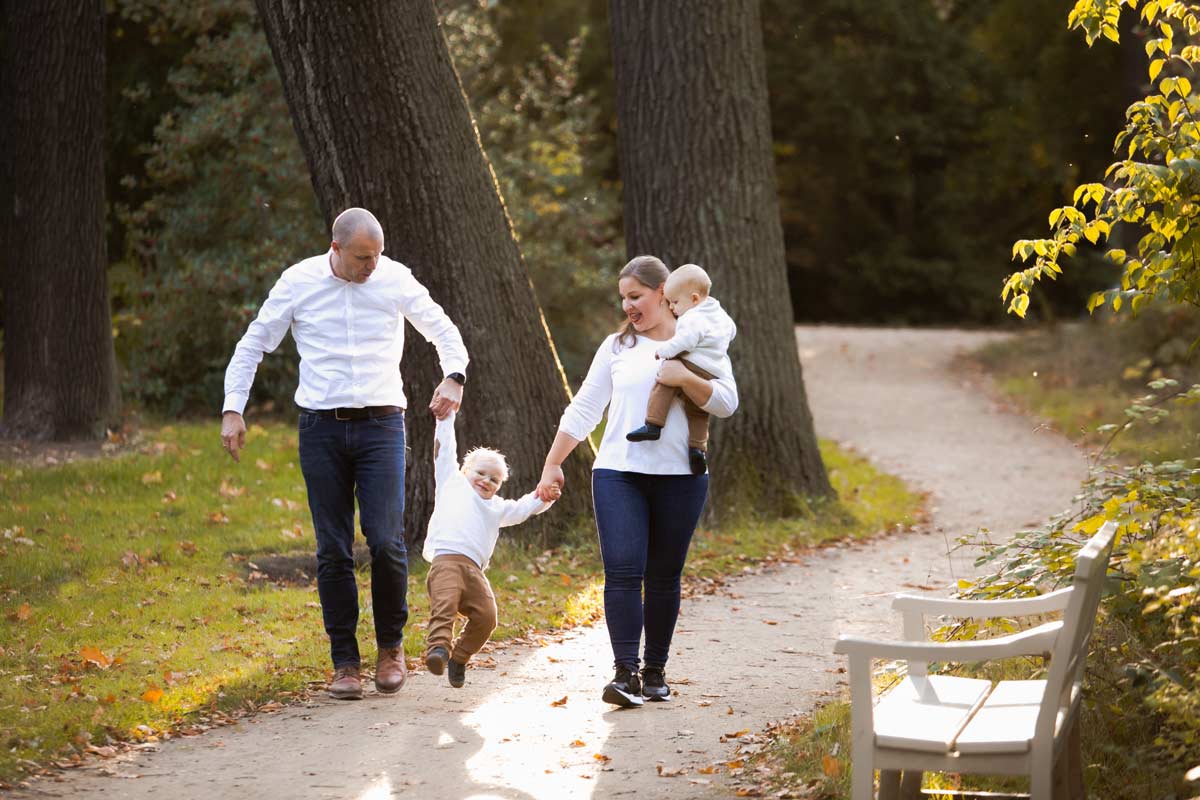 Outdoor-Familienbilder-Berlin-Wald